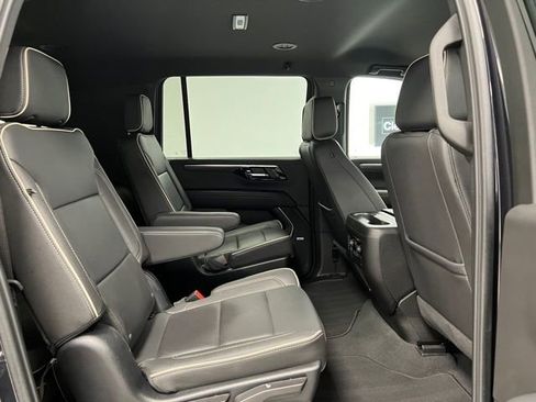 Used 2025 Chevrolet Suburban Premier image 52