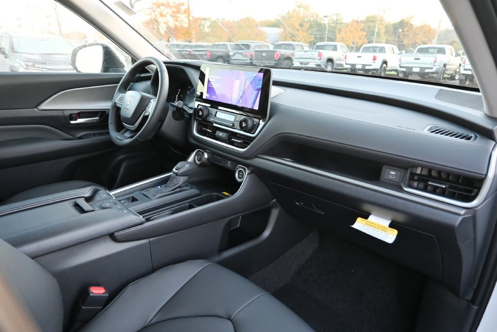 New 2026 Toyota Grand Highlander AWD Hybrid image 15