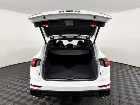 Used 2017 Porsche Cayenne Platinum Edition AWD/4WD image 12