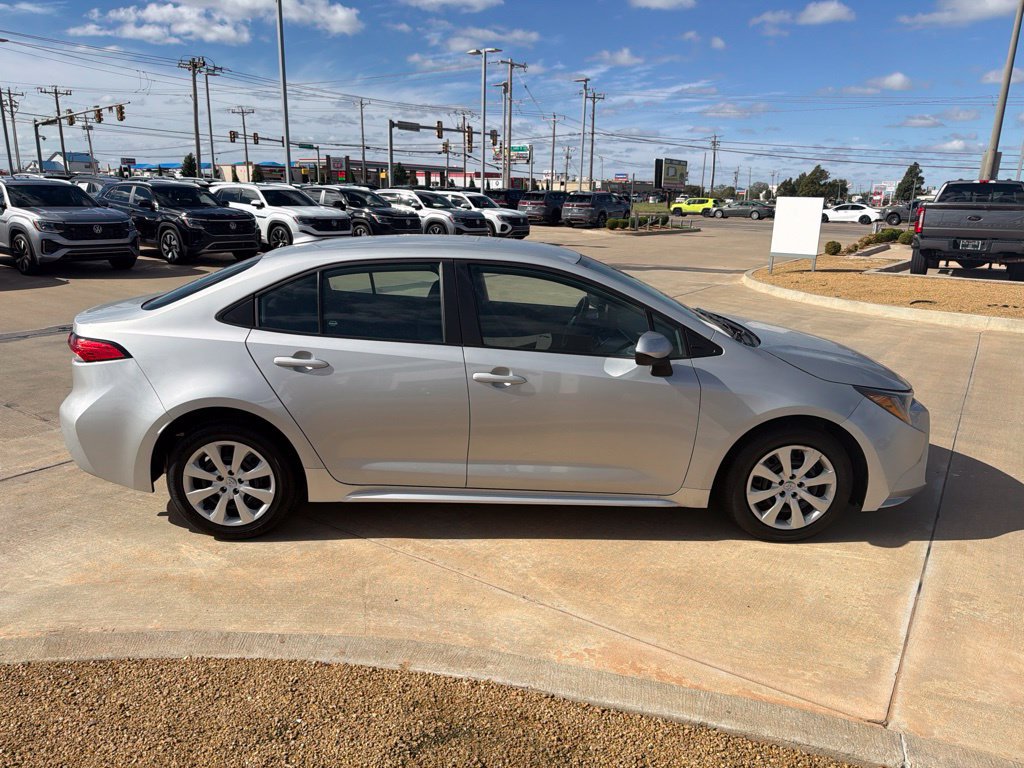Used 2024 Toyota Corolla LE FWD image 4