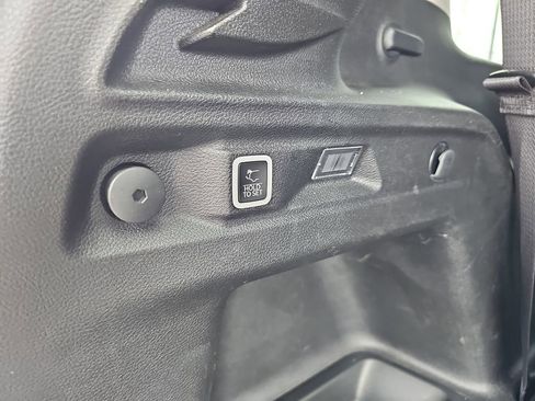 Used 2023 Jeep Grand Cherokee L Limited image 18