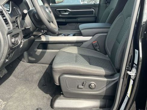 New 2026 RAM 1500 4x4 Crew Cab image 10