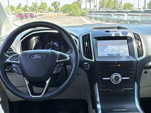 Used 2020 Ford Edge Titanium FWD image 5