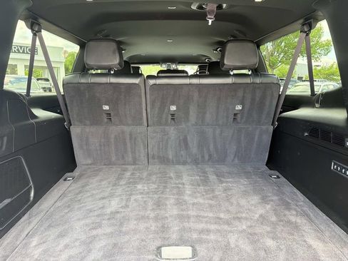 Used 2024 Jeep Wagoneer L Series II RWD image 6