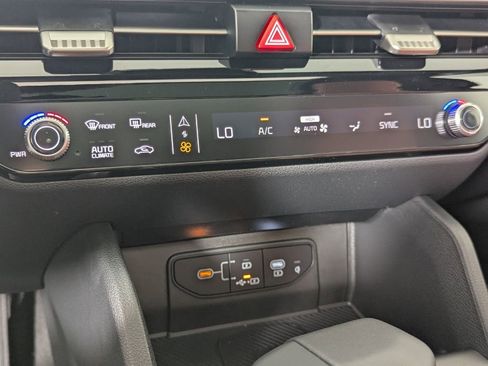 New 2026 Kia Sportage SX FWD image 21