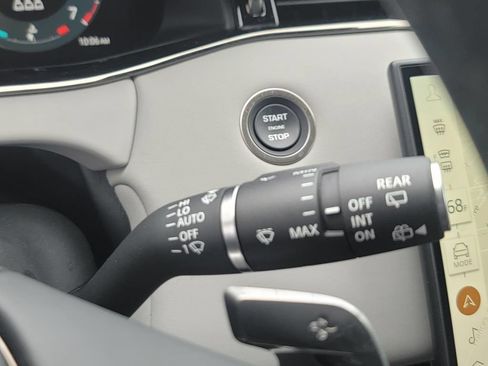 Used 2024 Land Rover Range Rover Evoque Dynamic SE AWD/4WD image 18