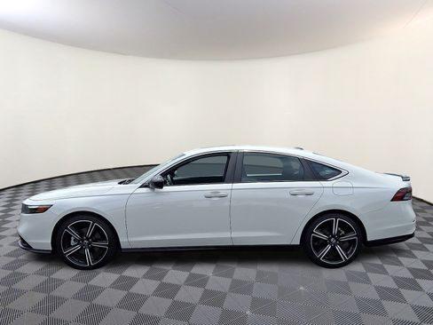 Used 2024 Honda Accord Sport image 4
