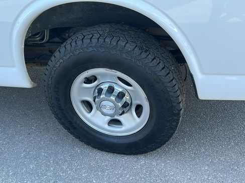 Used 2018 Chevrolet Express 3500 LT w/ LT Preferred Equipment Group image 9