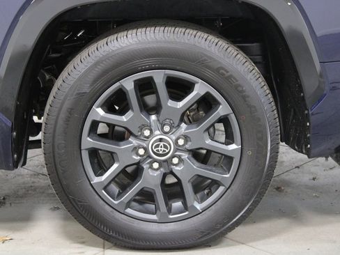 Used 2023 Toyota Tundra Platinum w/ Advanced Package AWD/4WD image 19