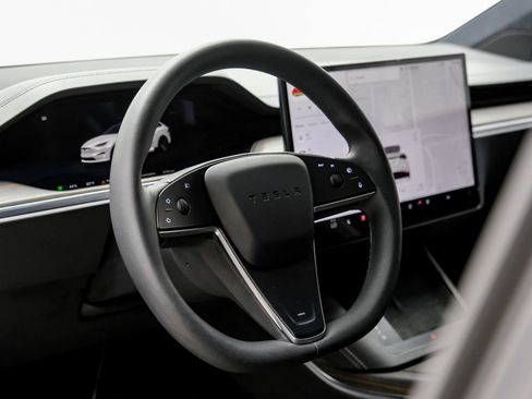Used 2023 Tesla Model X AWD/4WD image 18