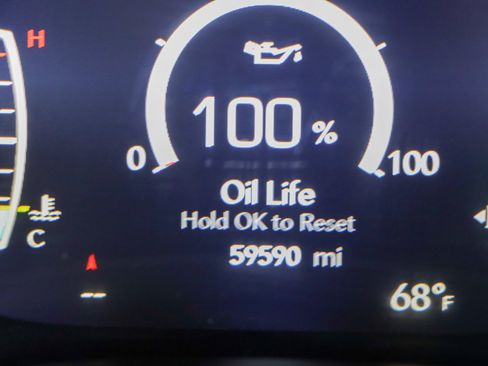 Used 2023 Chrysler Pacifica Touring-L FWD image 16