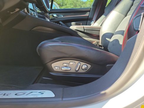 Used 2015 Porsche Panamera GTS AWD/4WD image 31