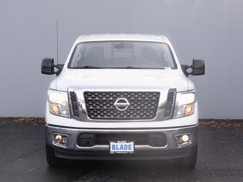 Used 2017 Nissan Titan S image 17