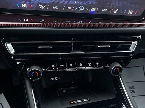 New 2026 Chevrolet Traverse Z71 w/ Driver Confidence Package image 30