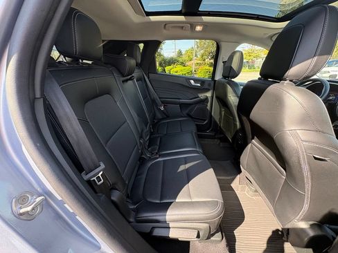 Used 2022 Ford Escape SEL w/ Technology Package AWD/4WD image 25