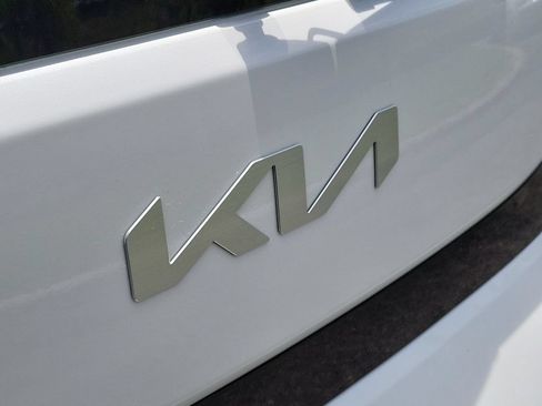 Used 2025 Kia Soul LX w/ LX Technology Package FWD image 6