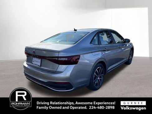 New 2025 Volkswagen Jetta SE image 10