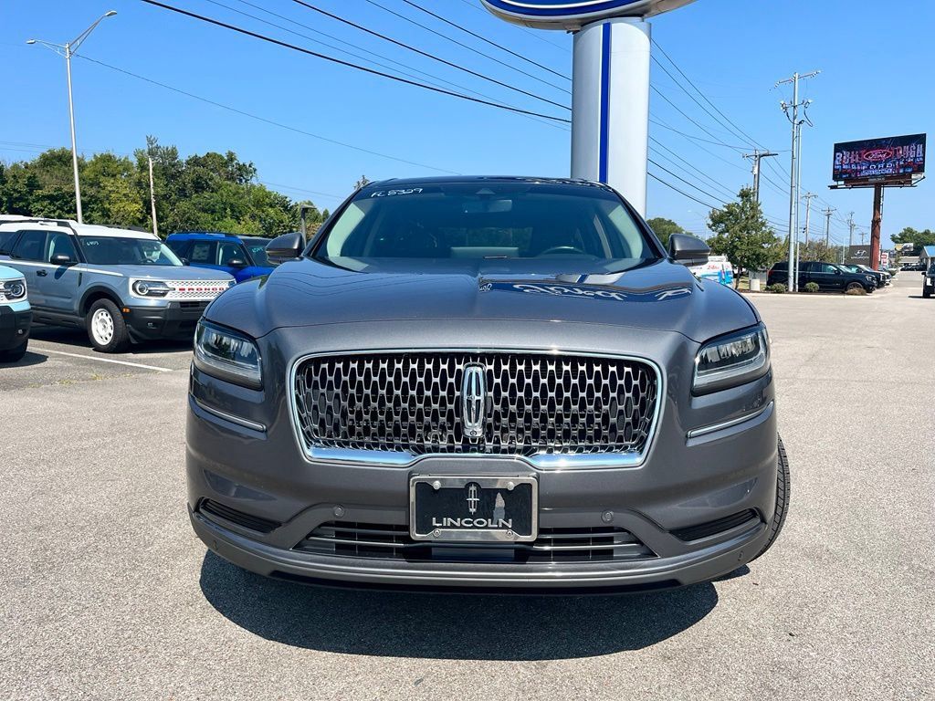 Used 2021 Lincoln Nautilus Reserve AWD/4WD image 2