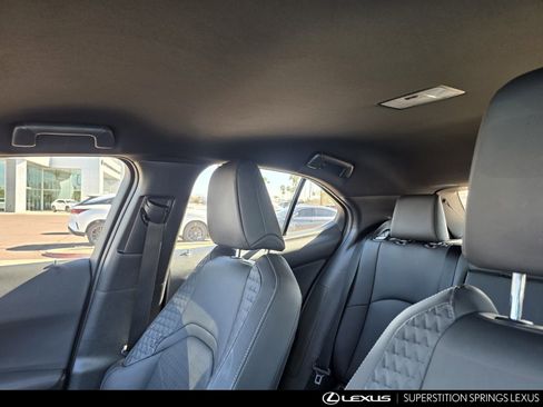 Certified 2022 Lexus UX 200 w/ Accessory Package (Z2) image 15