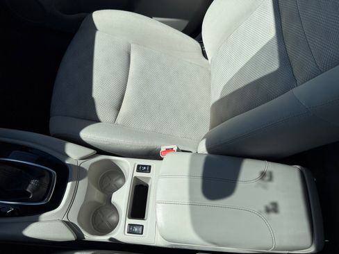 Used 2021 Nissan Rogue Sport SV FWD image 14