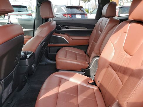 Used 2024 Kia Telluride SX image 12
