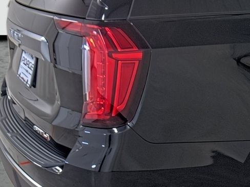 Used 2023 GMC Yukon AT4 w/ Max Trailering Package AWD/4WD image 13