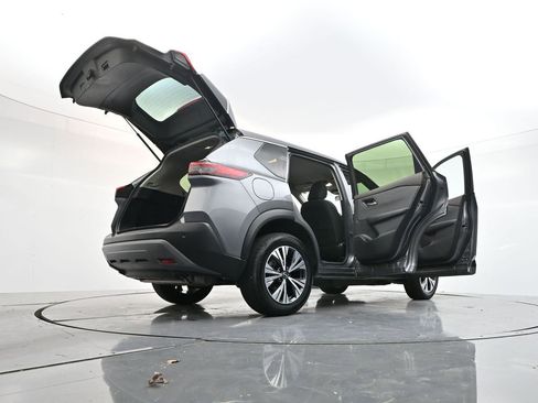 Used 2023 Nissan Rogue SV image 43
