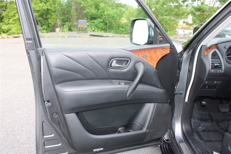 Used 2017 INFINITI QX80 4WD w/ Deluxe Technology Package image 12