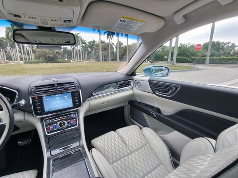 Used 2019 Lincoln Continental Black Label image 8