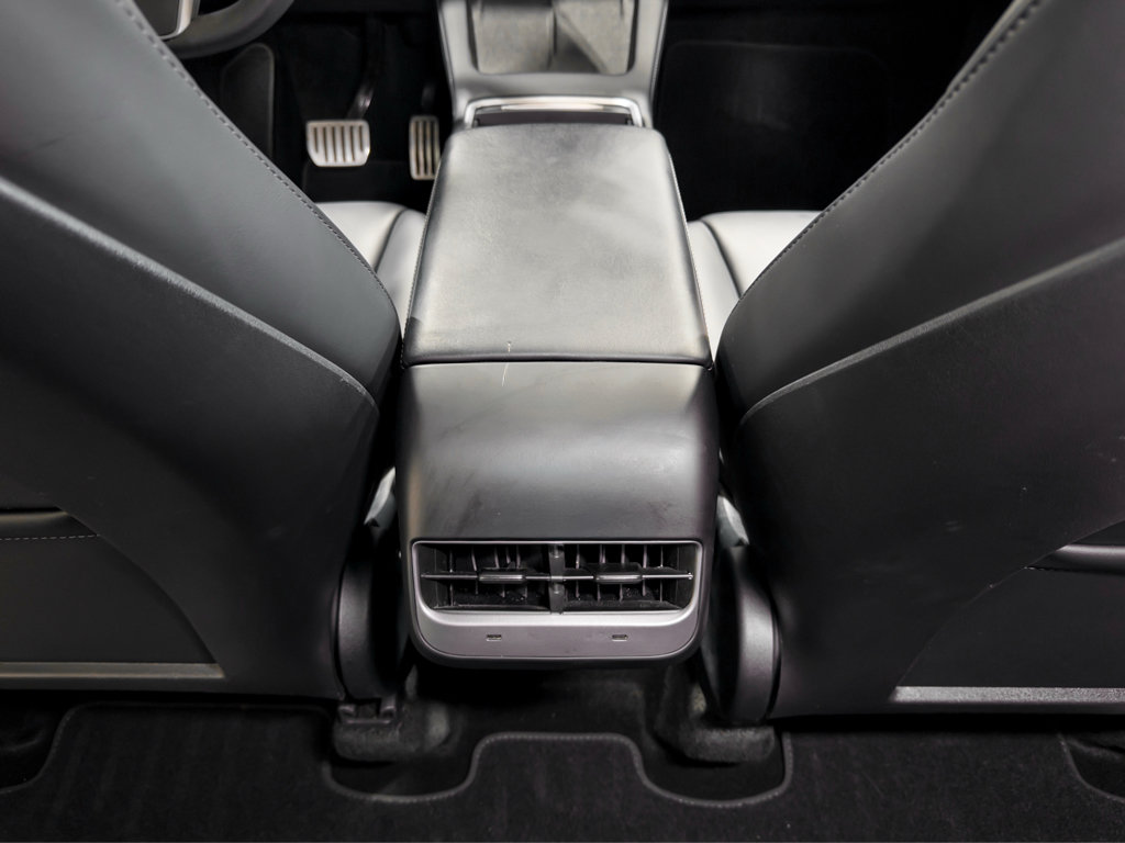 Used 2022 Tesla Model Y Performance AWD/4WD image 19