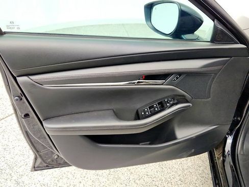 Used 2023 MAZDA MAZDA3 s FWD image 11