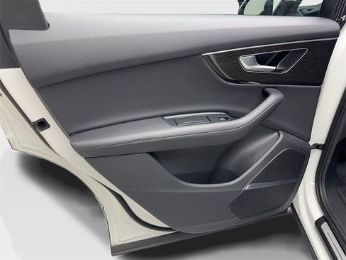 Used 2024 Audi Q7 2.0T Premium Plus image 38