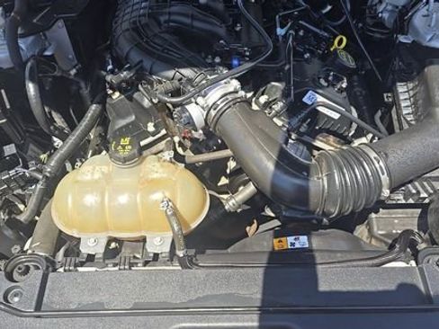 Used 2017 Ford Mustang Coupe RWD image 12