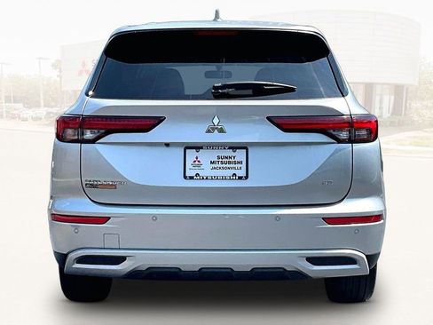 Used 2023 Mitsubishi Outlander SE Black Edition FWD image 5