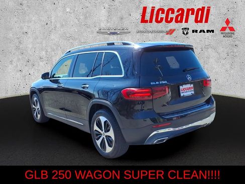 Used 2025 Mercedes-Benz GLB 250 4MATIC image 4