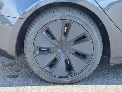 Used 2025 Tesla Model 3 Long Range image 9