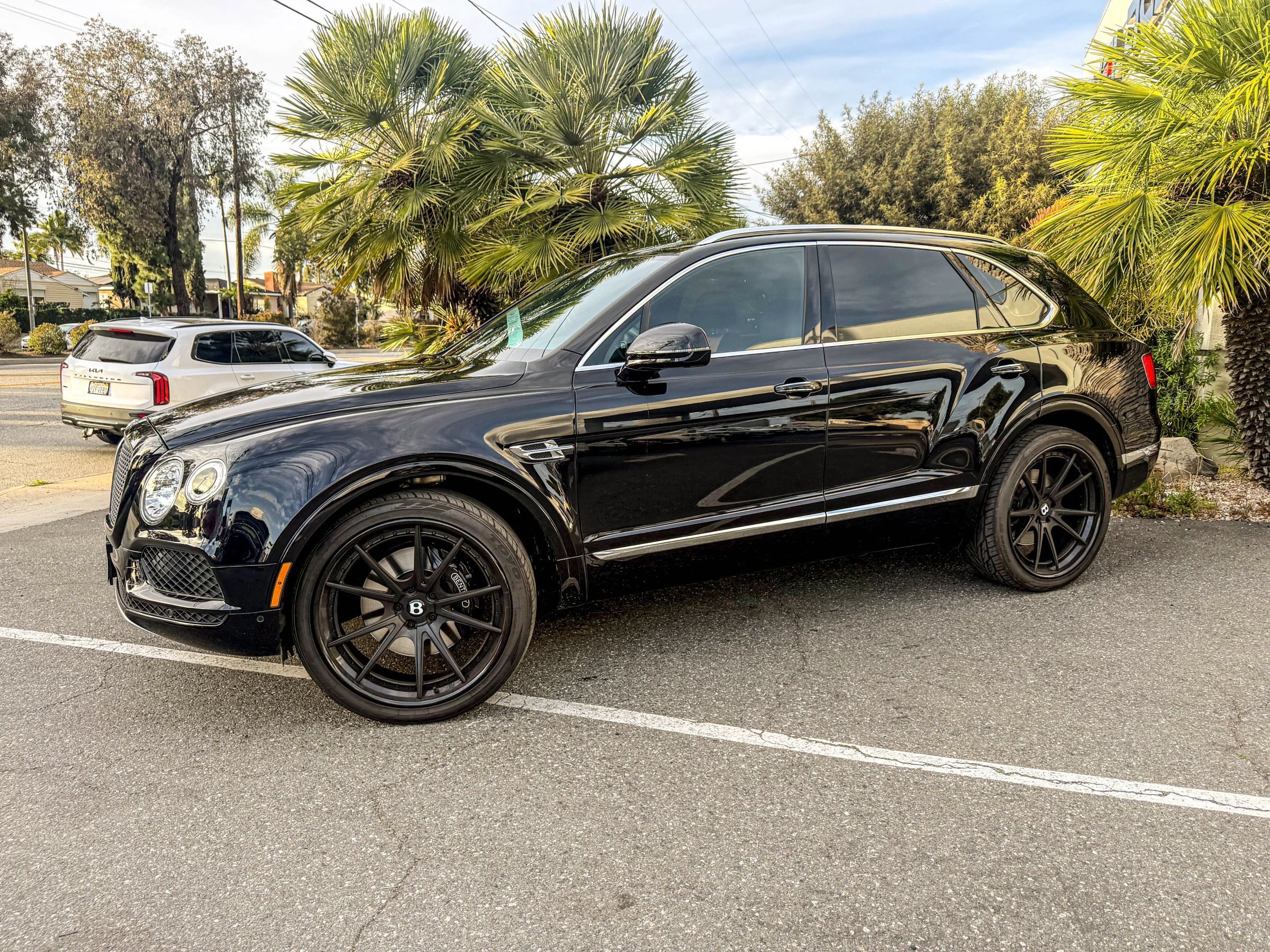 Used 2020 Bentley Bentayga AWD/4WD image 5