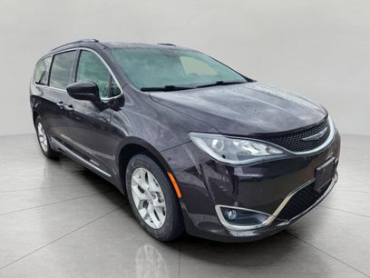 Used 2019 Chrysler Pacifica Touring-L w/ Advanced Safetytec Group