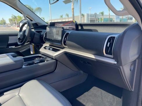 New 2026 Ford Expedition Active AWD/4WD image 30