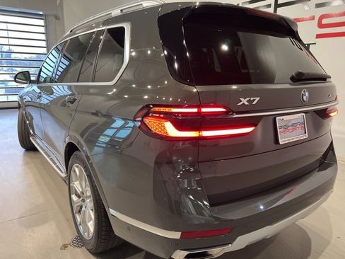 Used 2023 BMW X7 xDrive40i w/ Premium Package image 9
