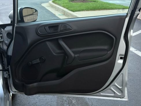 Used 2015 Ford Fiesta S image 22