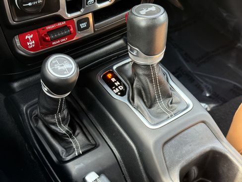 Used 2021 Jeep Wrangler Unlimited Rubicon 4xe w/ Cold Weather Group AWD/4WD image 22