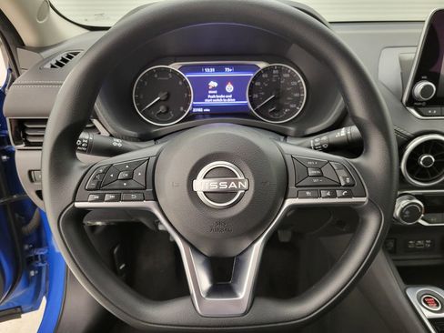 Used 2025 Nissan Sentra SV image 2