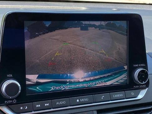 Used 2022 Nissan Altima 2.5 SR FWD image 16