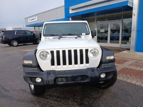 Used 2022 Jeep Wrangler Sport S image 3