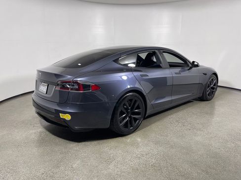 Used 2022 Tesla Model S Base image 3
