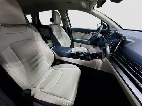 Used 2023 Kia Sportage EX image 32