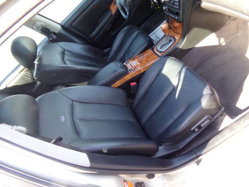 Used 2003 INFINITI I35 w/ Sunroof & Sunshade Pkg image 27