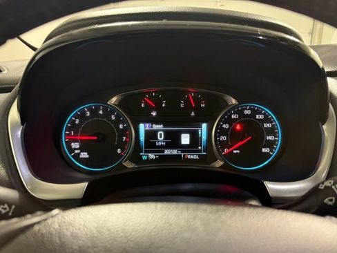 Used 2018 Chevrolet Traverse LT image 11