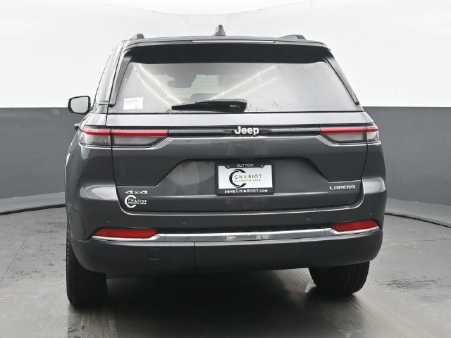 Used 2024 Jeep Grand Cherokee Laredo AWD/4WD image 5